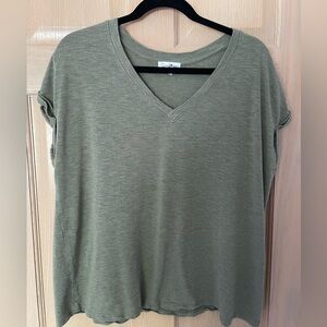 Jessica Simpson Army Green Cotton V-Neck T-Shirt Size XL